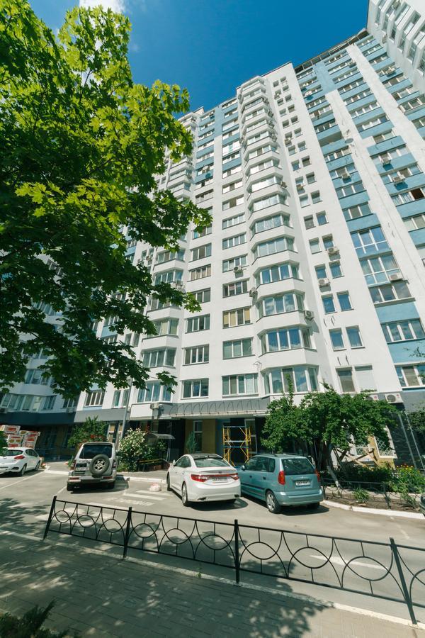 Apartment Poznyaky-Bazhana Kyiv Exterior photo