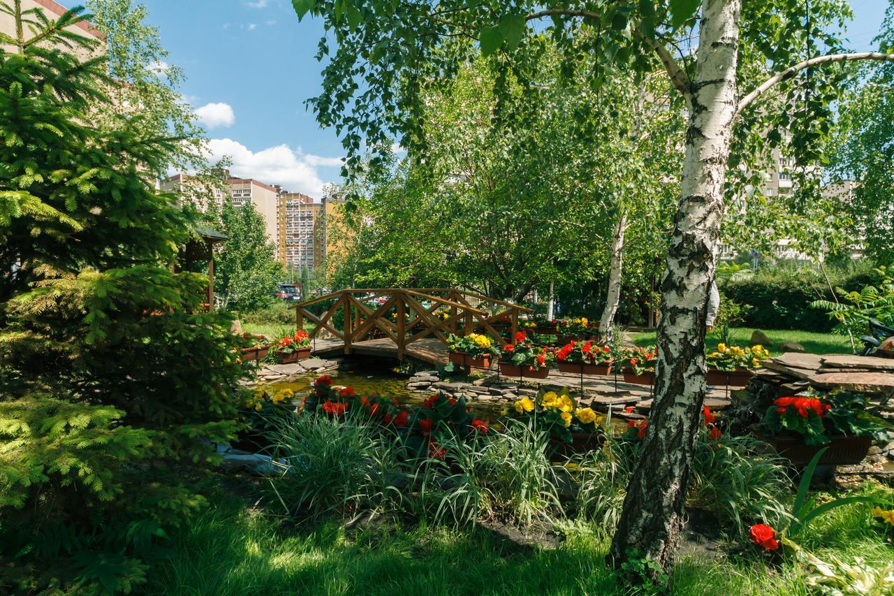 Apartment Poznyaky-Bazhana Kyiv Exterior photo