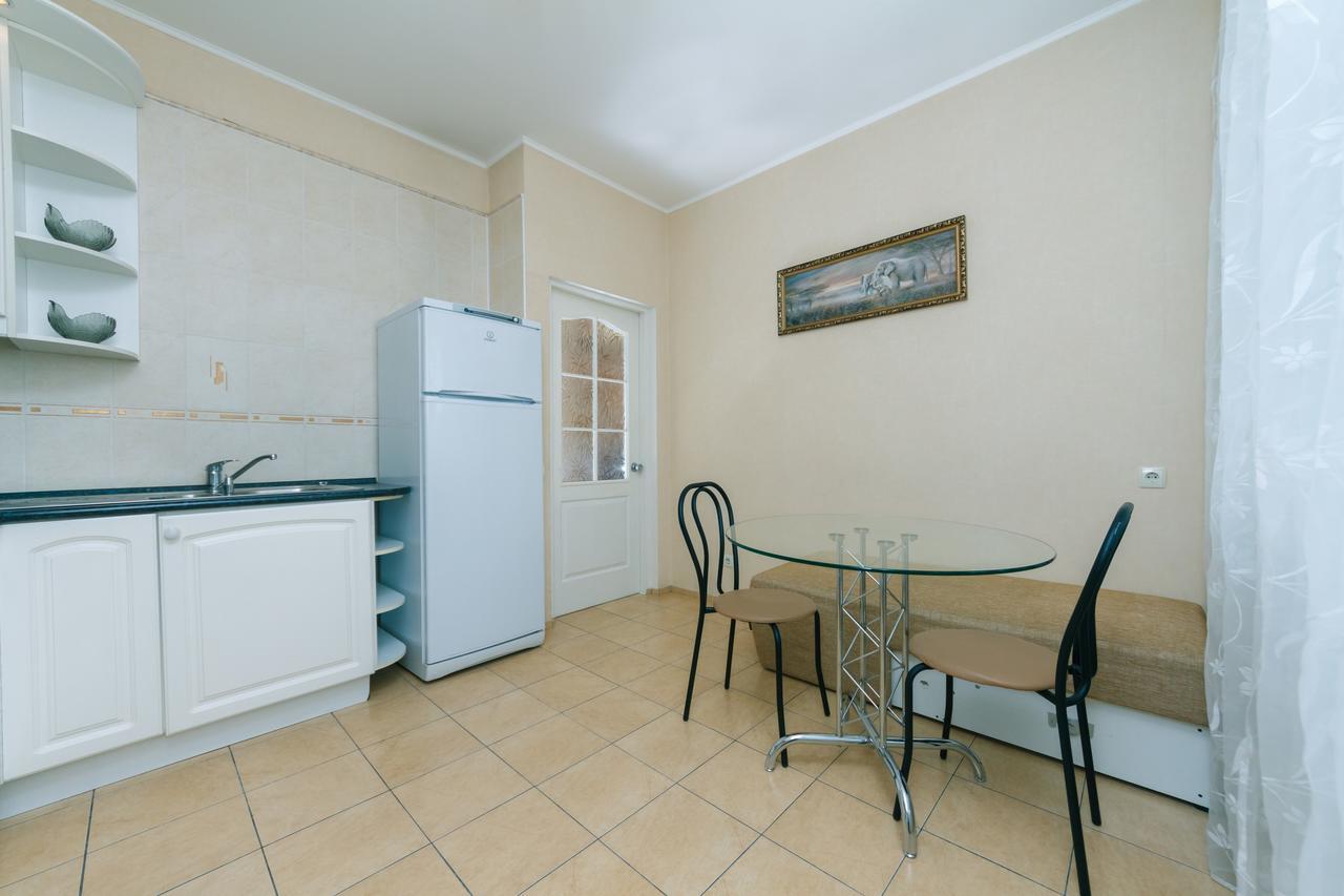 Apartment Poznyaky-Bazhana Kyiv Exterior photo