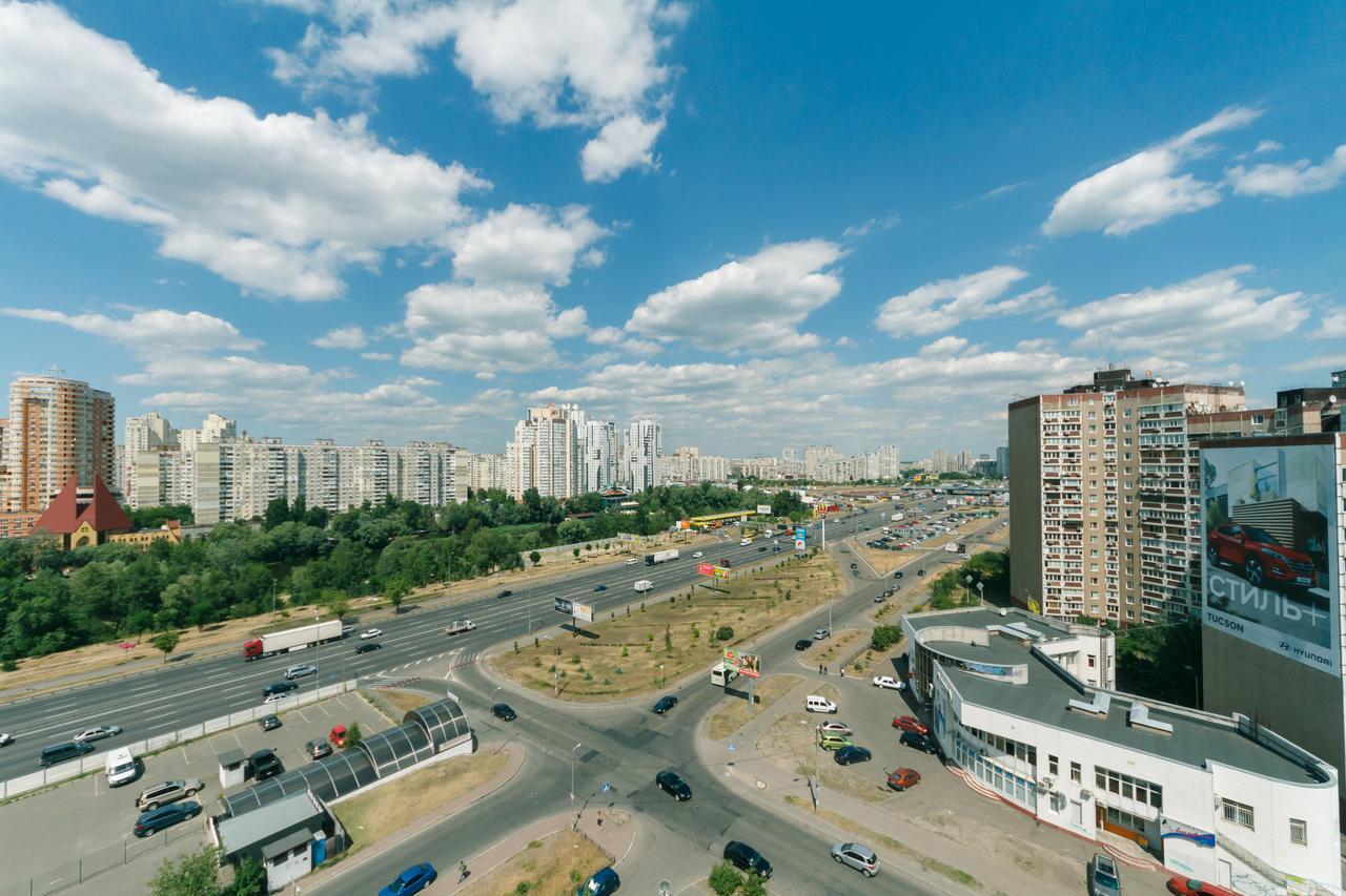 Apartment Poznyaky-Bazhana Kyiv Exterior photo